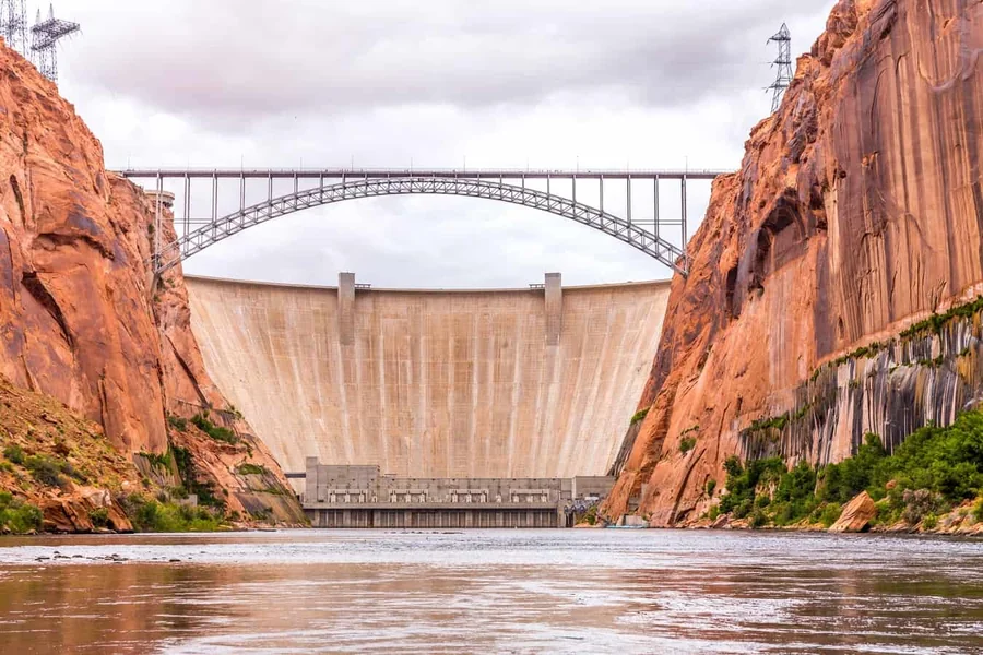 Page - Glen Canyon Dam