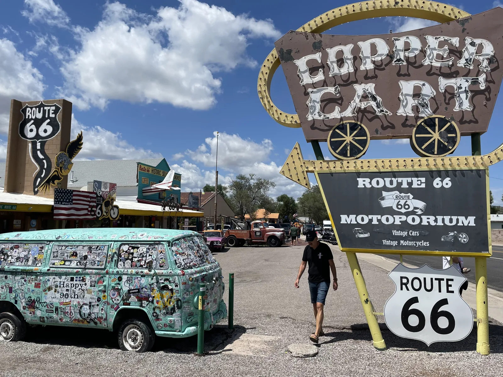 Seligman - Copper Cart & Route 66 Motoporium
