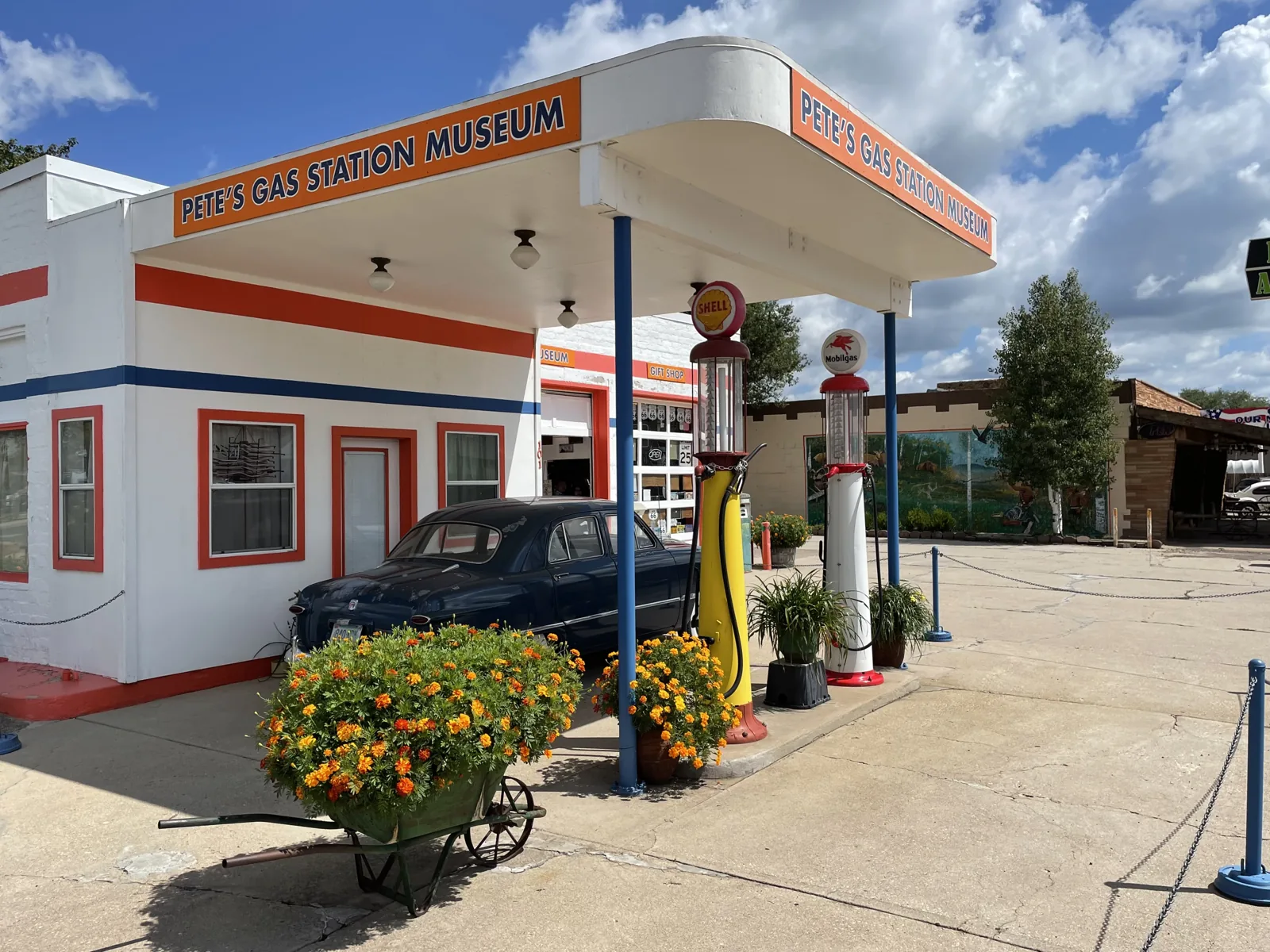 Williams - Pete's Rt 66 Gas Station Museum