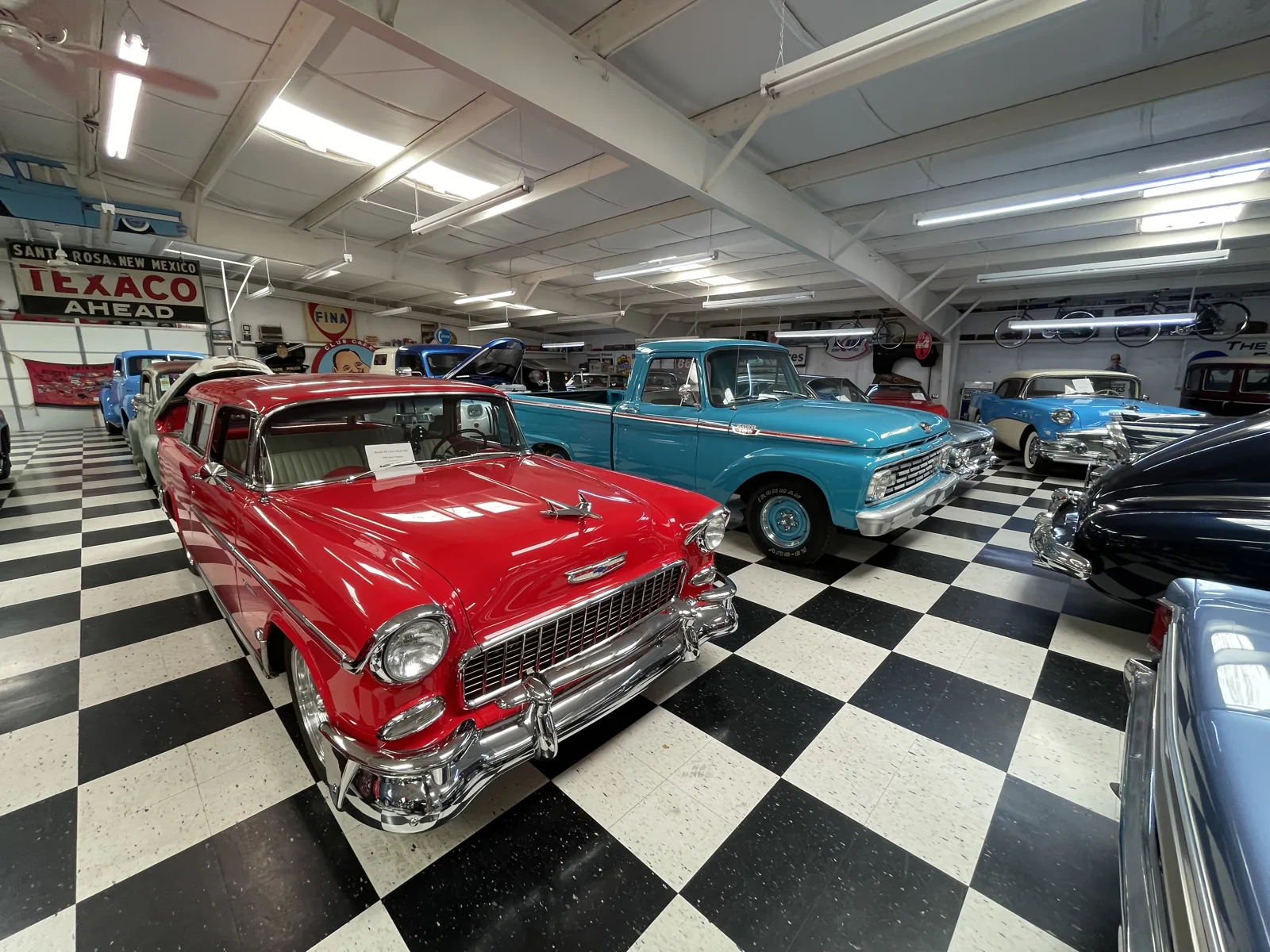Santa  Rosa - R66 Auto Museum