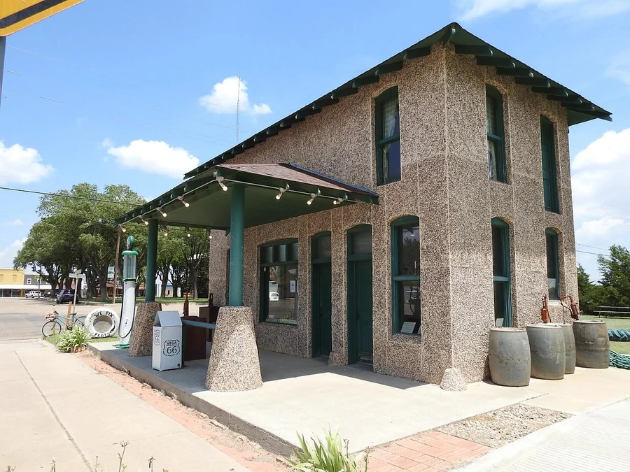 Vega - Magnolia Gas Station