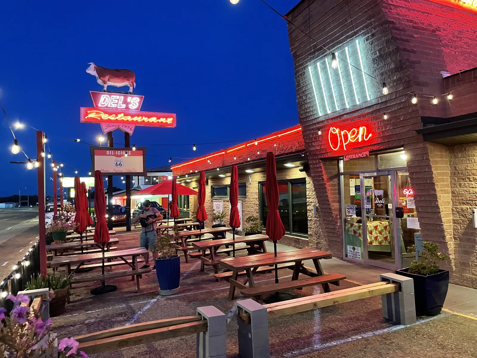 Tucumcari - Del's Restaurant